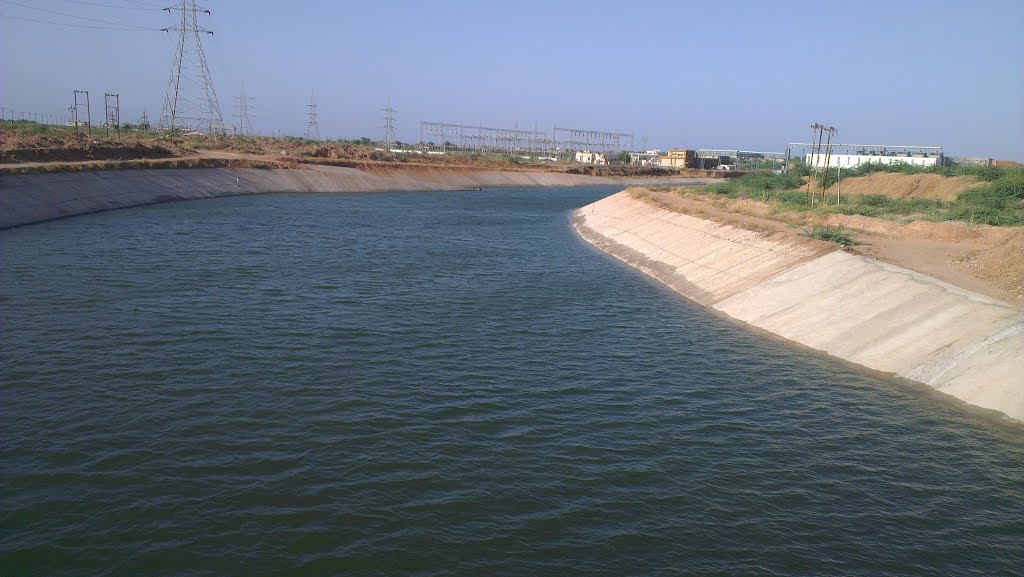 Beautiful Narmada canal near Surendranagar, Юнагадх