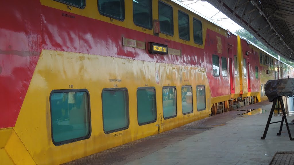 Double decker Express, Dhanbad-howrah, Дханбад