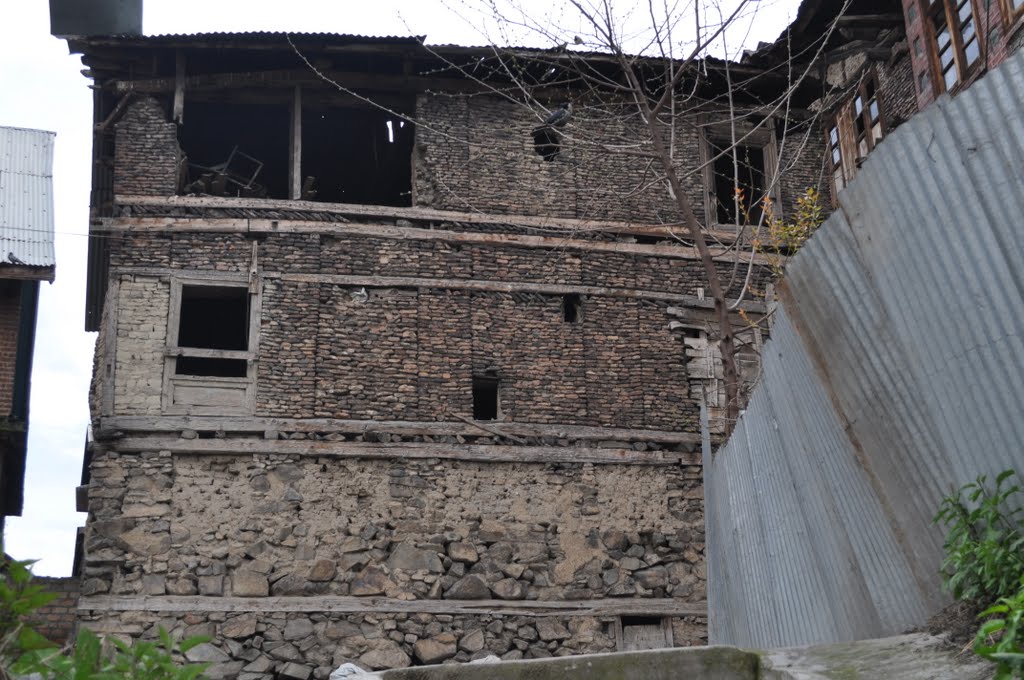 Wadoos Ancestral House at Rainawari Srinagar Kashmir, Сринагар