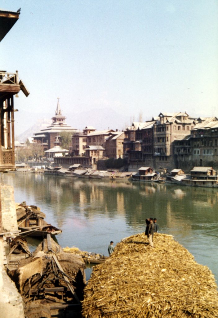 Srinagar, Shah Hamdan view from  Jhelum river 1972, Сринагар