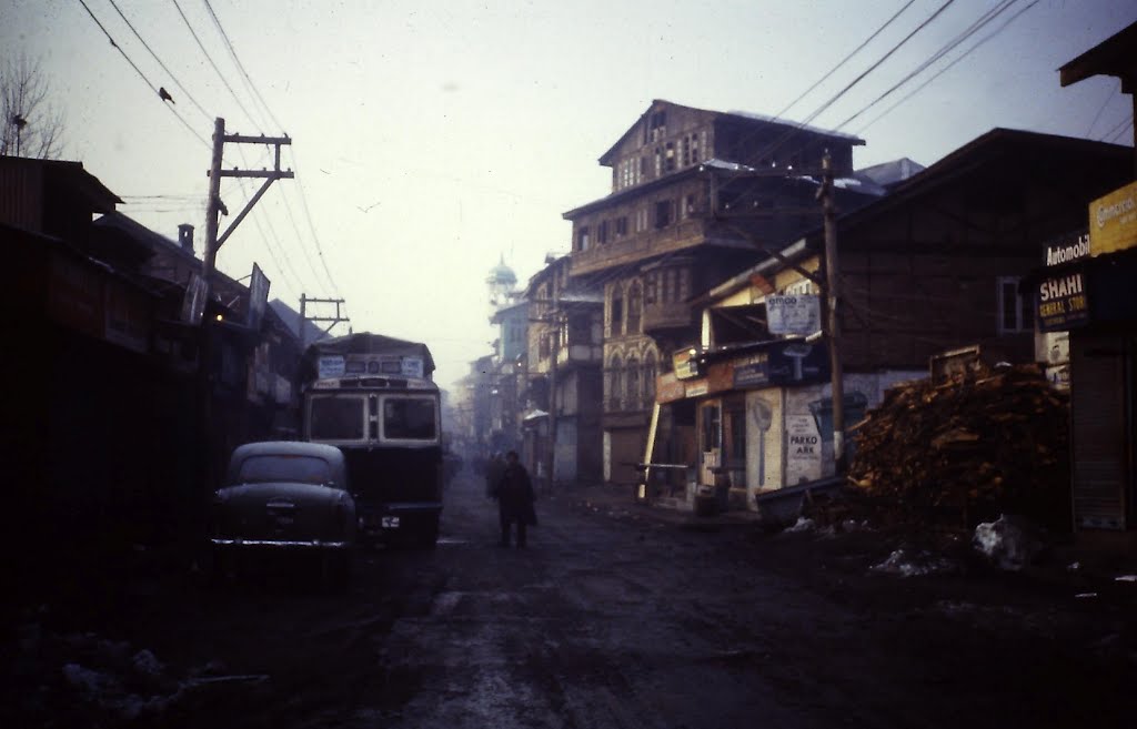 Dans les rues de Srinagar au petit matin, Сринагар
