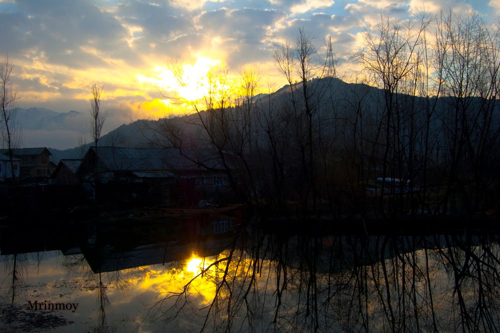 Sunrise at Dallake., Сринагар