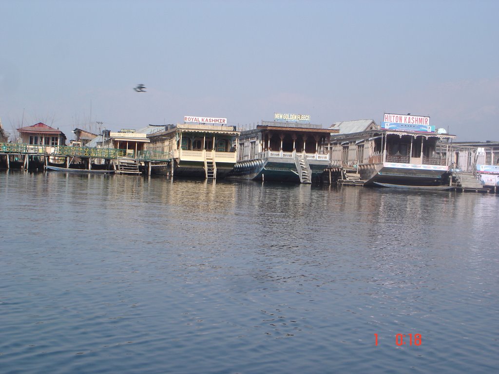 House Boats at Dal Lake, Place to stay over water, Сринагар