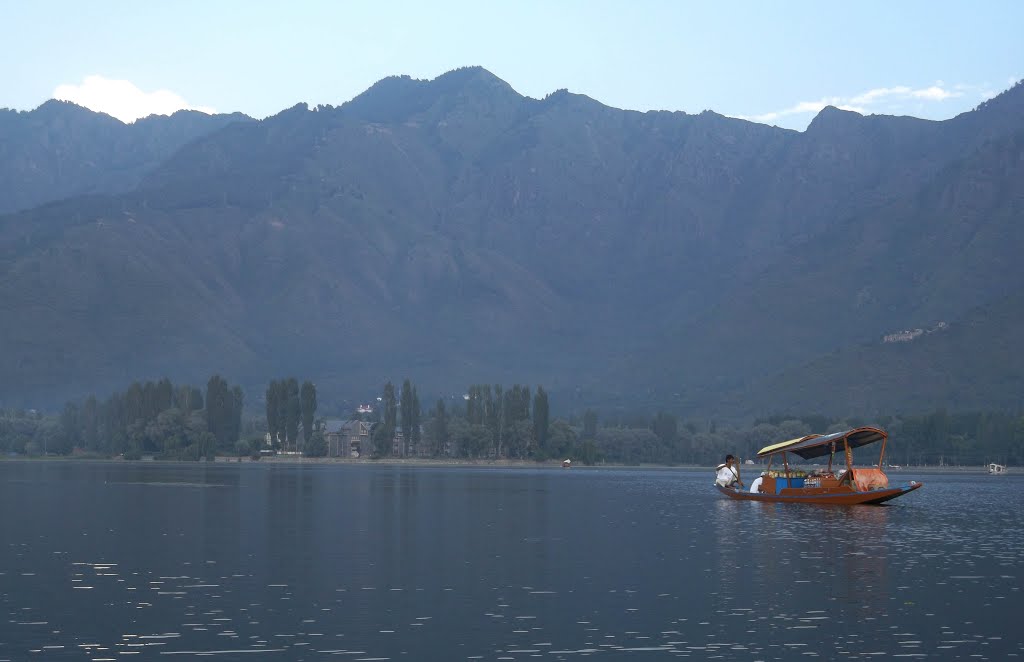 Dal Lake , Srinagar, Сринагар