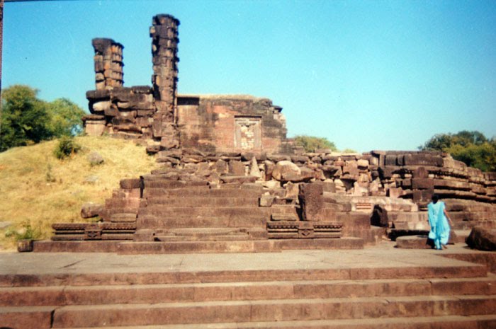 Remains of a great Hindu Temple built in the Ancient India near Vidisha, Барейлли