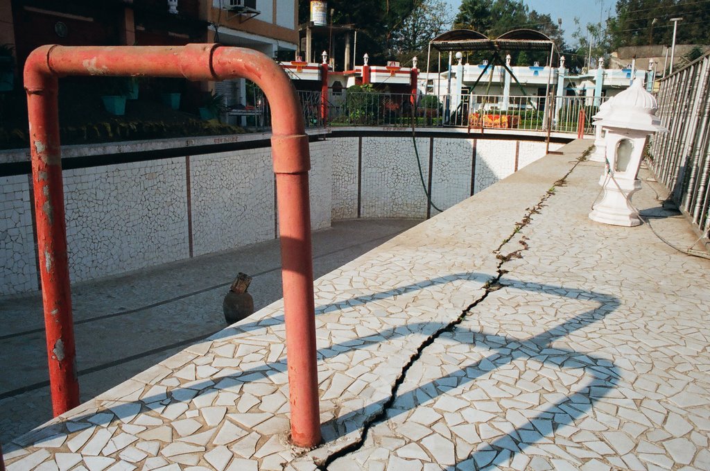 empty pool in burhanpur, february 2009, Бурханпур