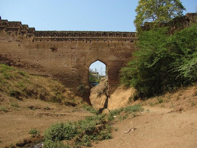 Fort wall, Бурханпур