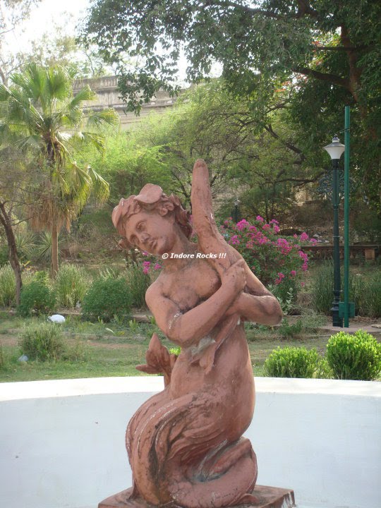 Garden statue in lal bagh, Индаур