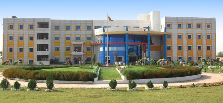 SD Bansal college indore full view, Кхандва