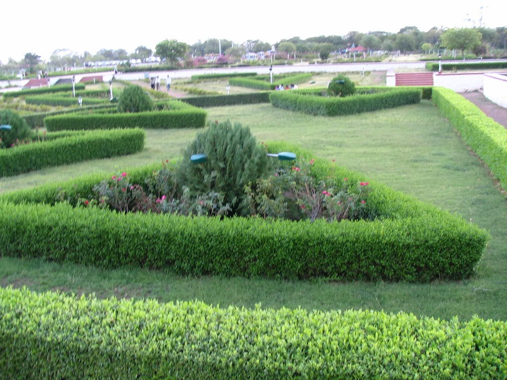 Paithan gardens near Aurangabad, Амальнер