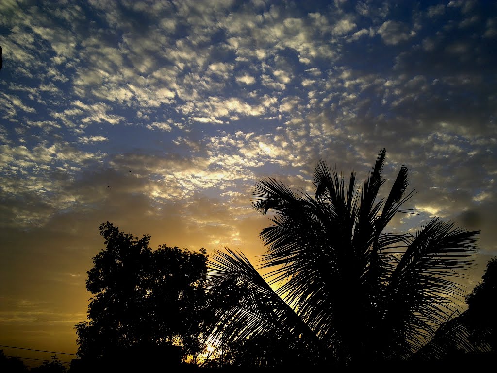 Sunset at Bhusawal, Maharashtra, India by Suresh Joshi, Бхусавал