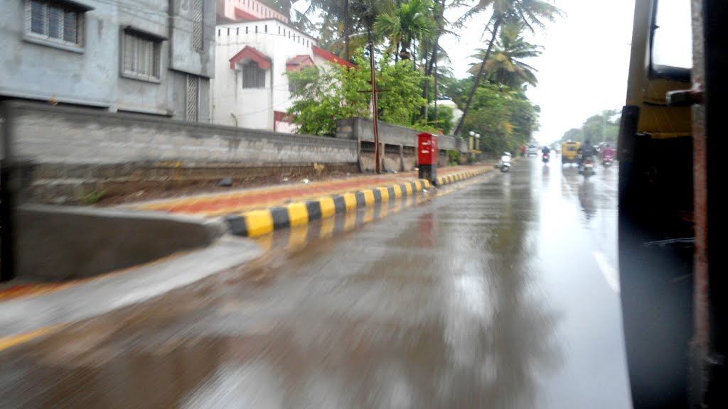 Rain water on ways, Колхапур