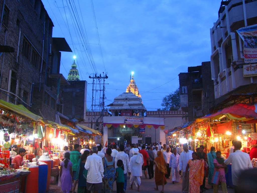 An evening nr.Shri Vitthal Mandir, Пандхарпур