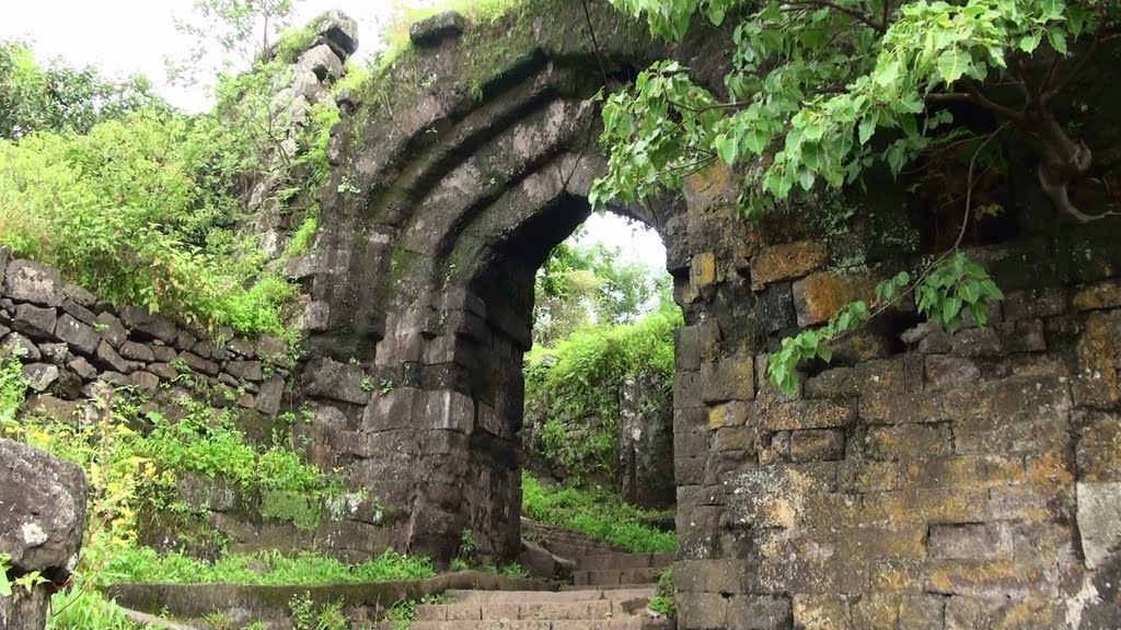 Second Entrance - Ajinkyatara Fort, Satara.....https://www.youtube.com/watch?v=ApW7b9ps474, Сатара