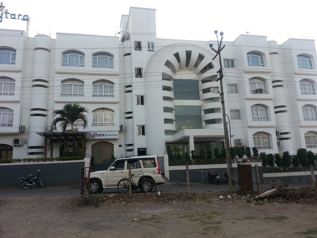 Satara Hotel Rajtara, Сатара