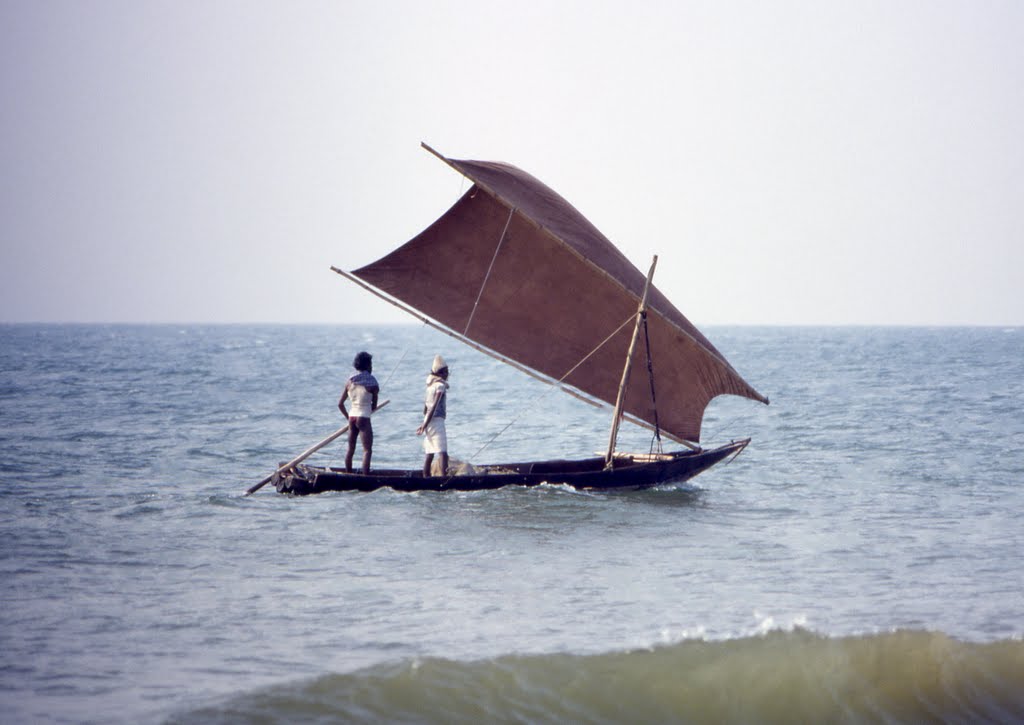 Traditional boat, Orissa, Пури
