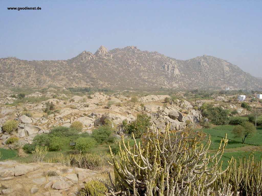 Granitlandschaft ca. 10 km westlich Beawar (Rajasthan), Бивар