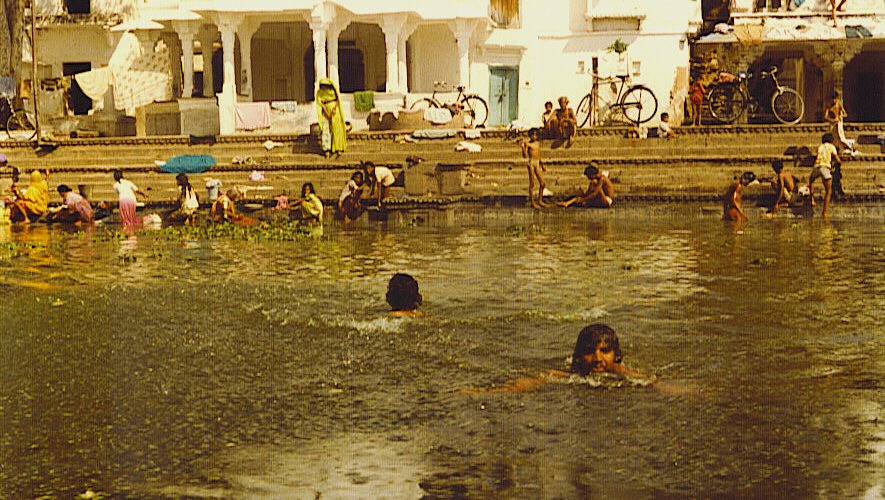 Udaipur 1980 Lake swimming ...© by leo1383, Удаипур
