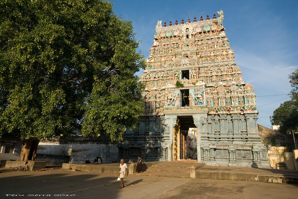 Una entrada al templo, Кумбаконам