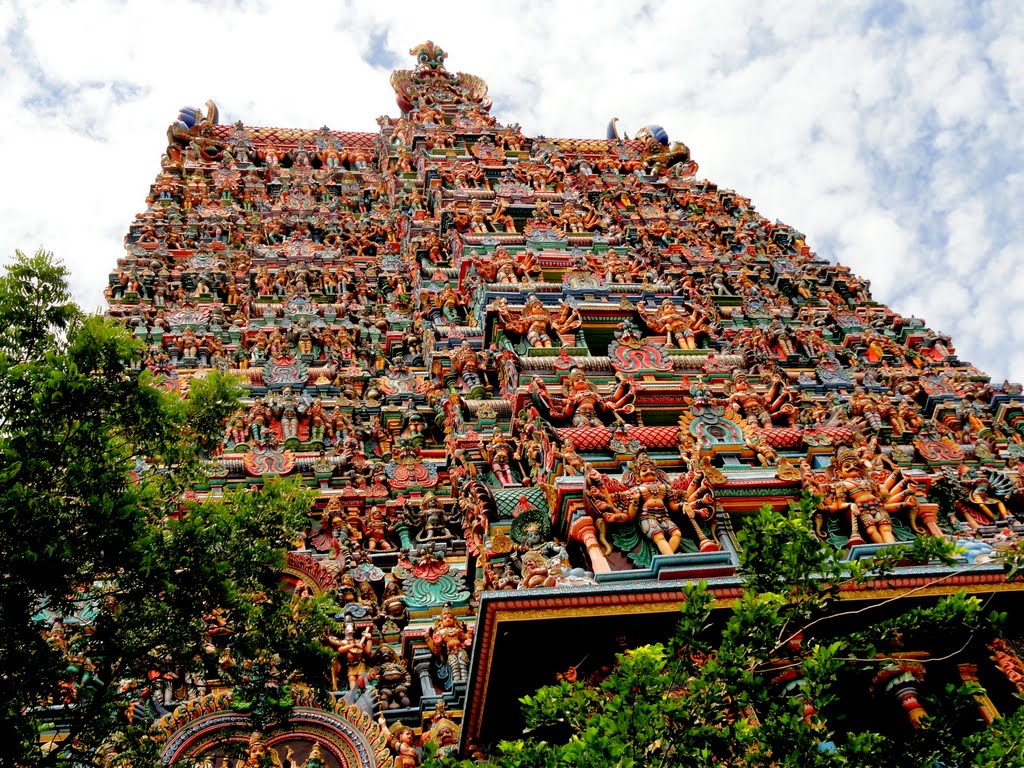 Sky High Entrace of Minakshi Temple, Madurai, Мадурай