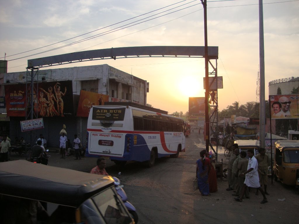 DSC08347 திருவண்ணாமலை பேருந்து நிலையம் Thiruvannamalai Bus Stand   06.44.24, Тируваннамалаи
