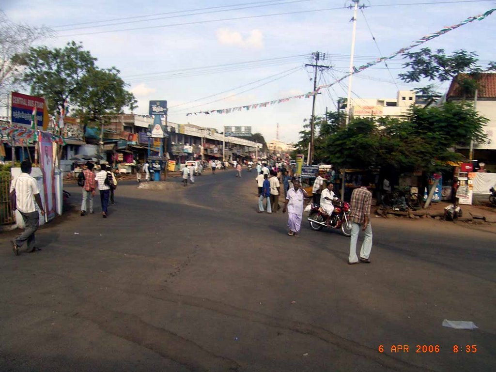 Road Facing Tiruchirapalli Junction, Тируччираппалли
