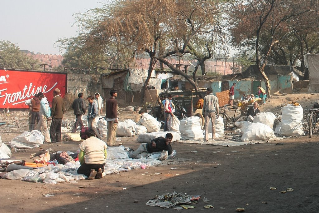 Market scene near Agra Fort, Агра