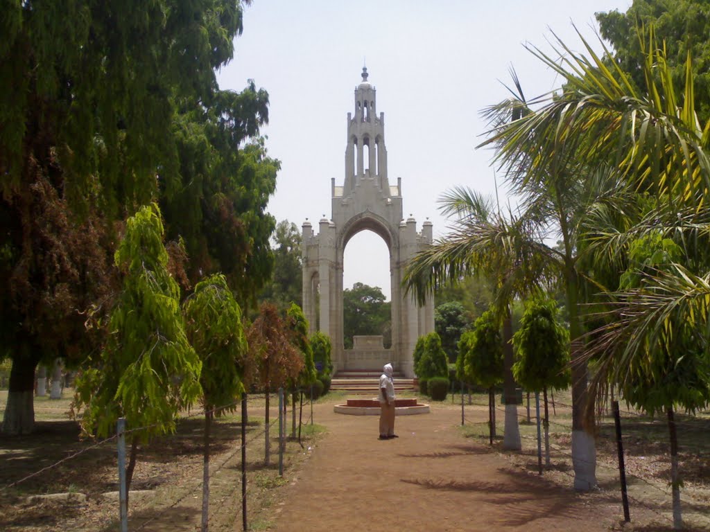 Victorai memorial/ company garden, Аллахабад