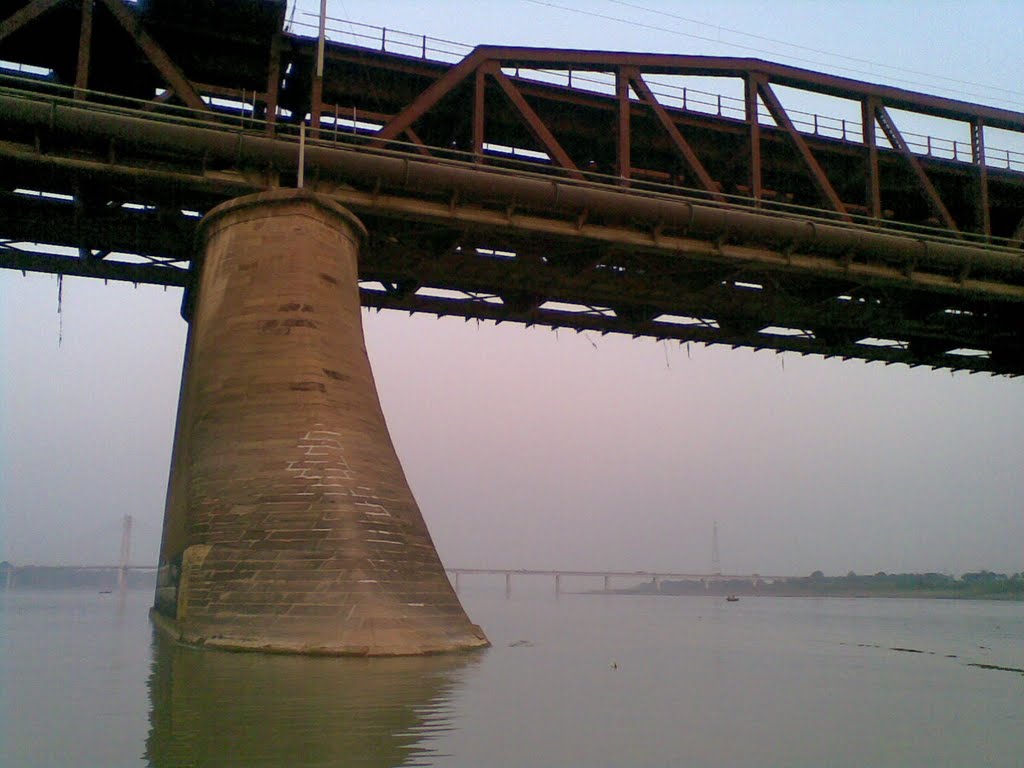 hathi par (like ladies sandal) of old yamuna bridge, Аллахабад