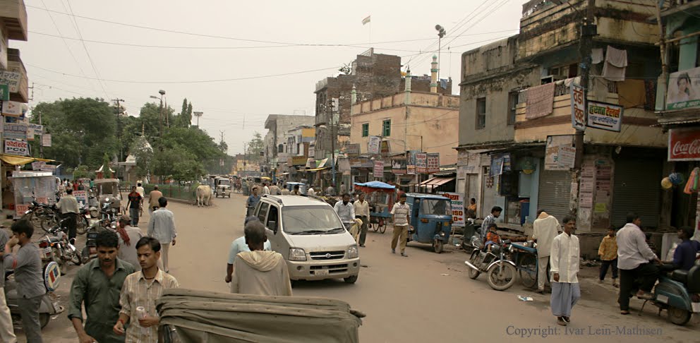 Varanasi main road for the hotel area, Cantonement, Варанаси