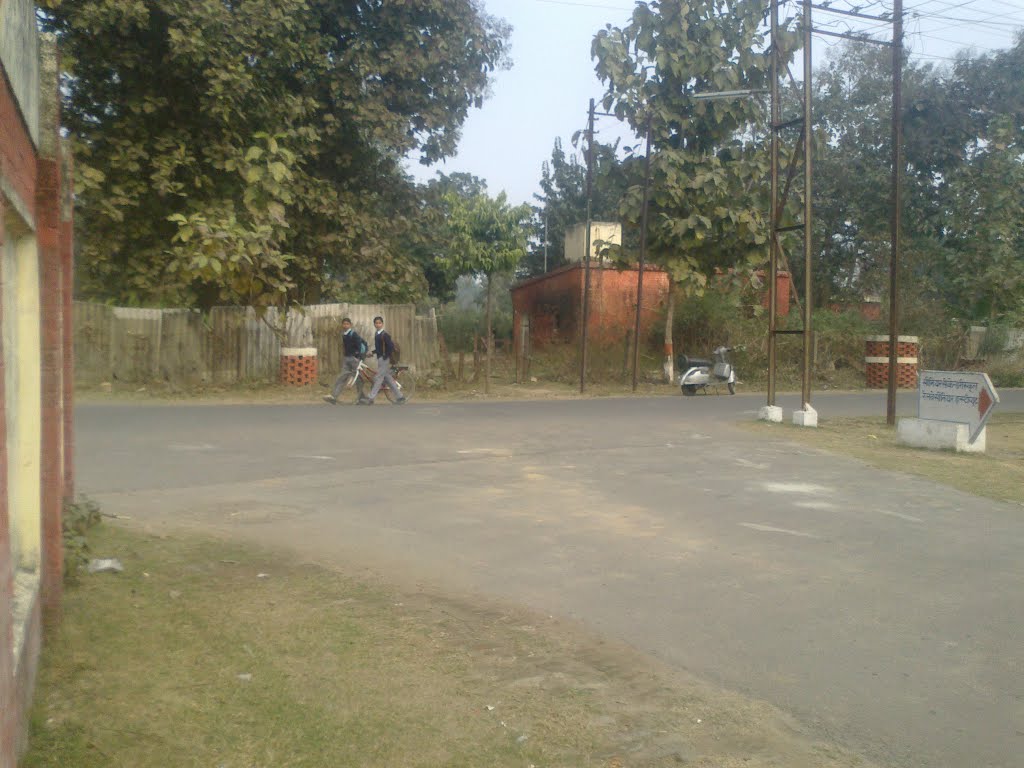Road to ne railway sr. Sec. School, Горакхпур