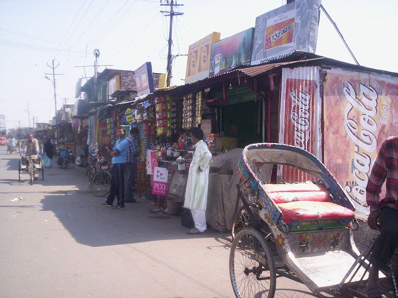 Shops in front of Bus Station, Moradabad, Морадабад
