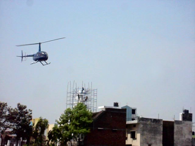 Flower Droping By Helicopter at Rampur Jain Temple, Рампур