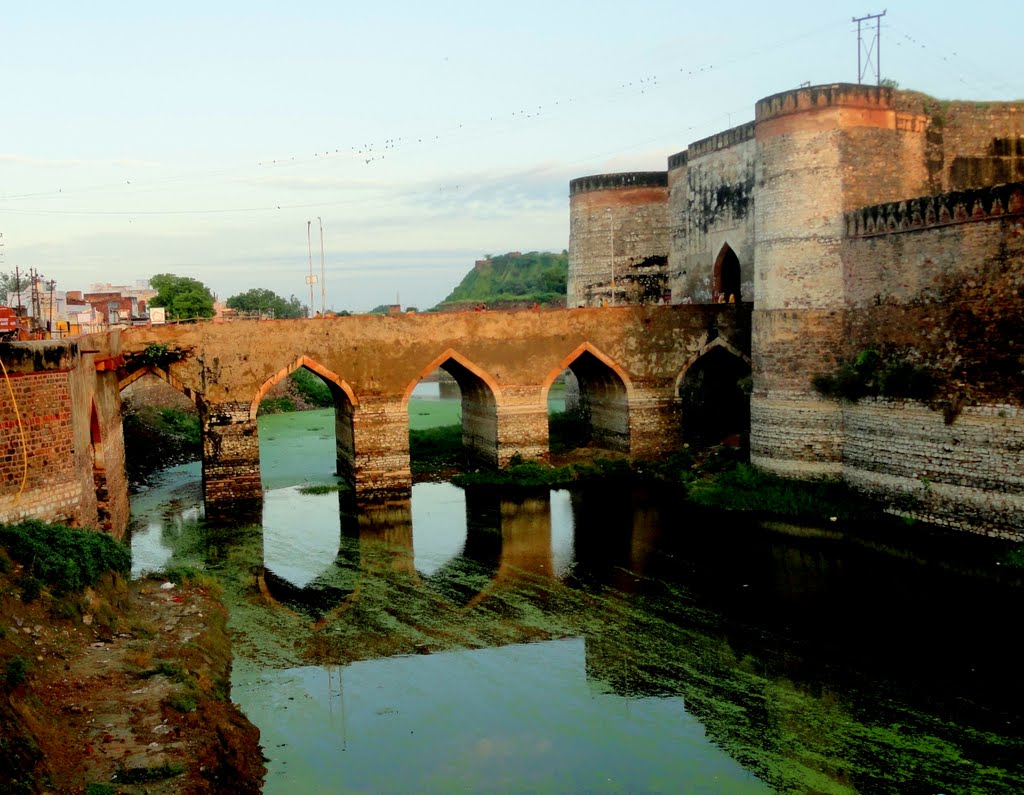 Chowburja Gate, Lohagarh( Iron fort ), Bharatpur, Rajasthan, Хатрас