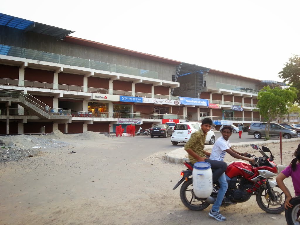 Shopping Mall at Old Bus Stand  Circular Road Bhiwani City Dist Bhiwani Haryana, Бхивани