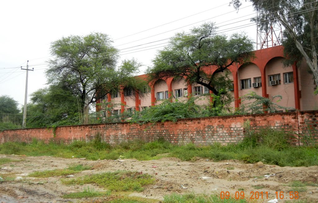 Mini Secretariat , LIC Road Side View, Бхивани