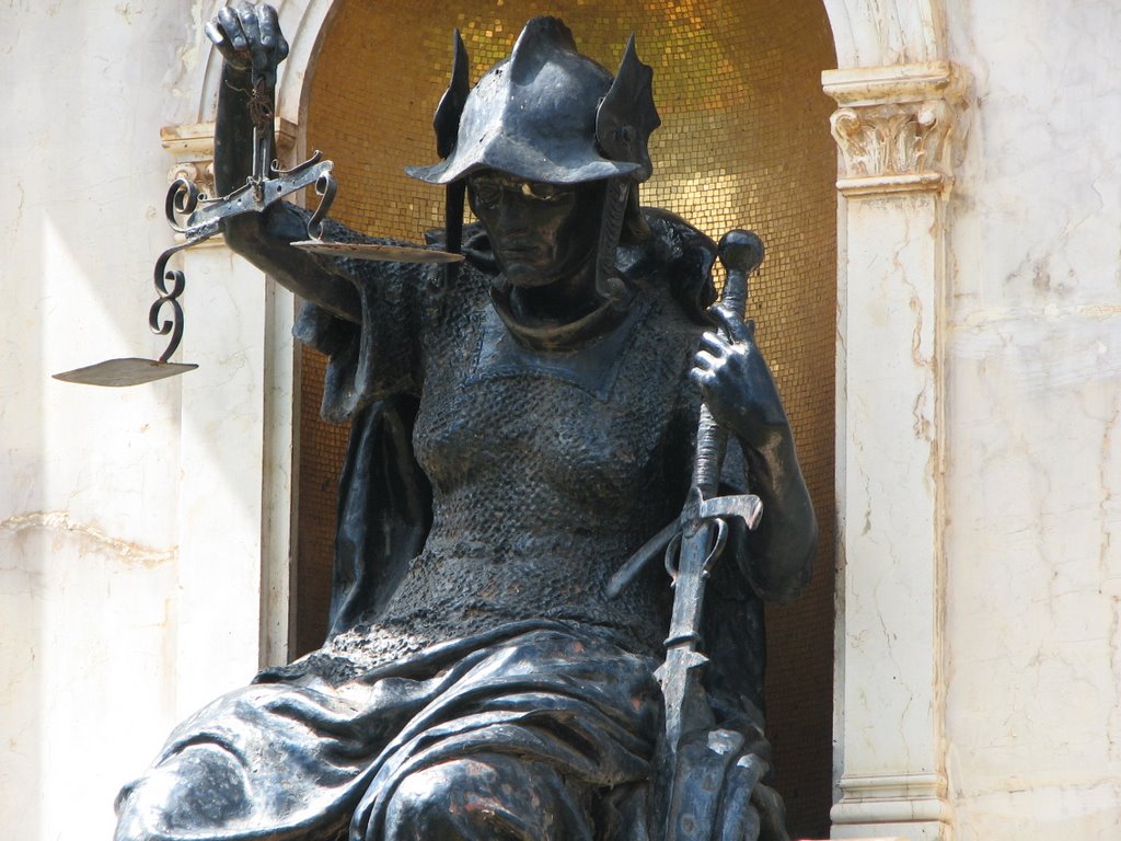 Statue (Justice), Бангалор