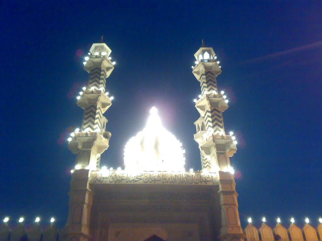 Masjid decorated on the eve of Shab e Baraat, 2009, Дели