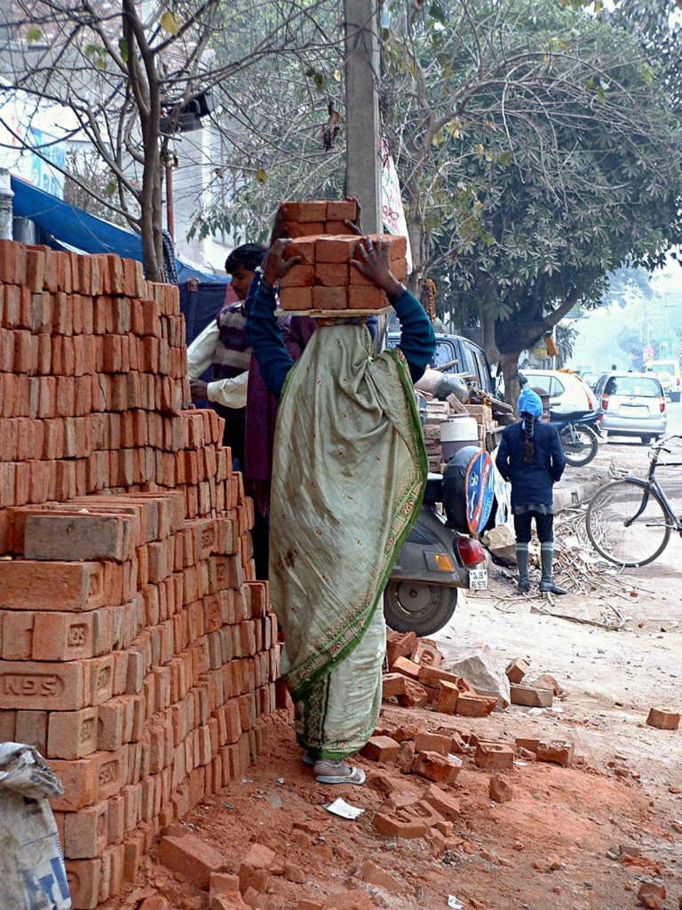 Inde, femme au travail à Delhi, Дели