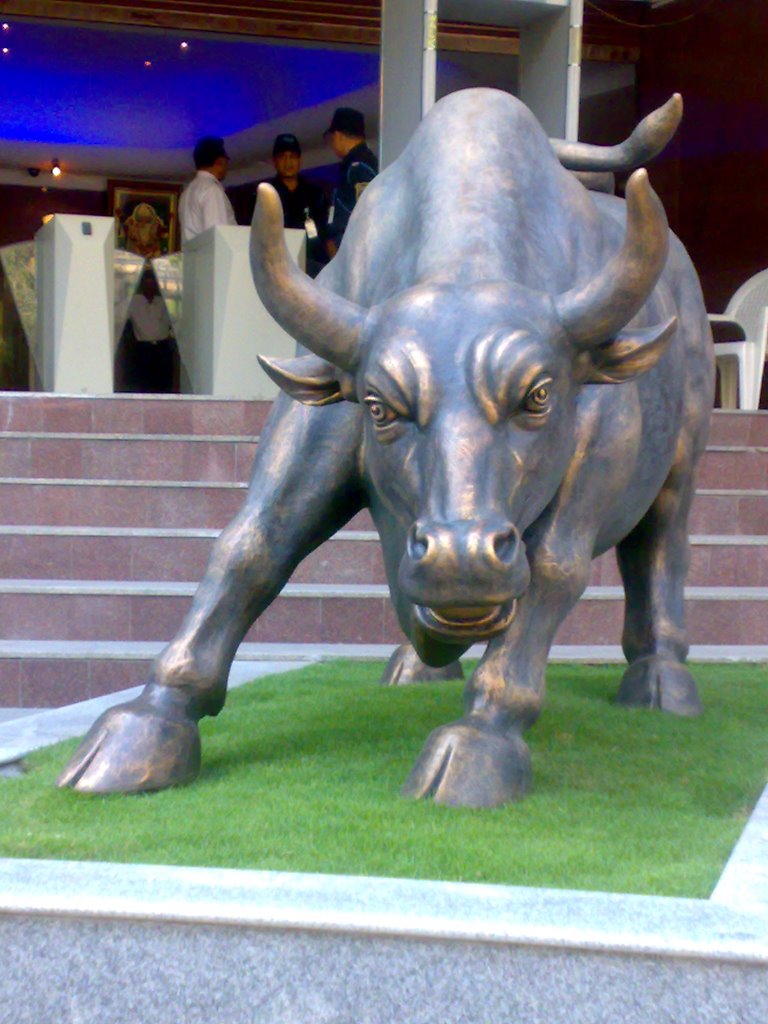 Bull @ Bombay Stock Exchange, Бомбей