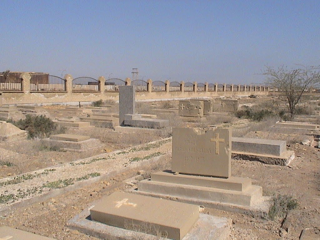 قبرستان ارامنه آبادان، زخم خورده از جنگ و رها شده, Абадан