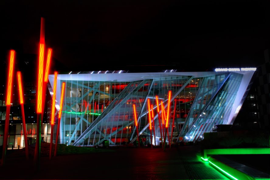 The Grand Canal Theatre, Дан-Логер