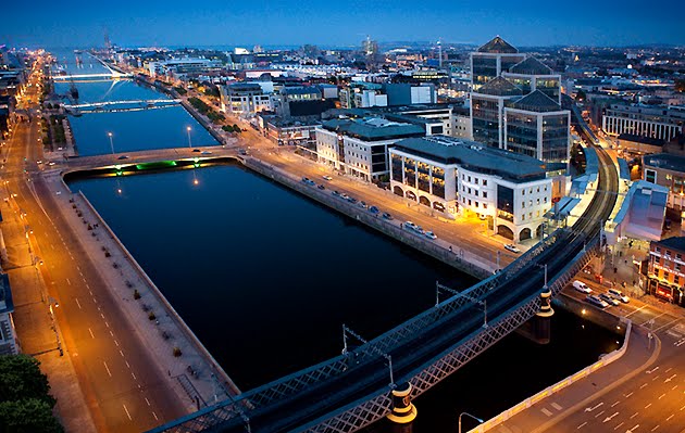 R Liffey, Docklands, Dublin, Ireland., Дан-Логер