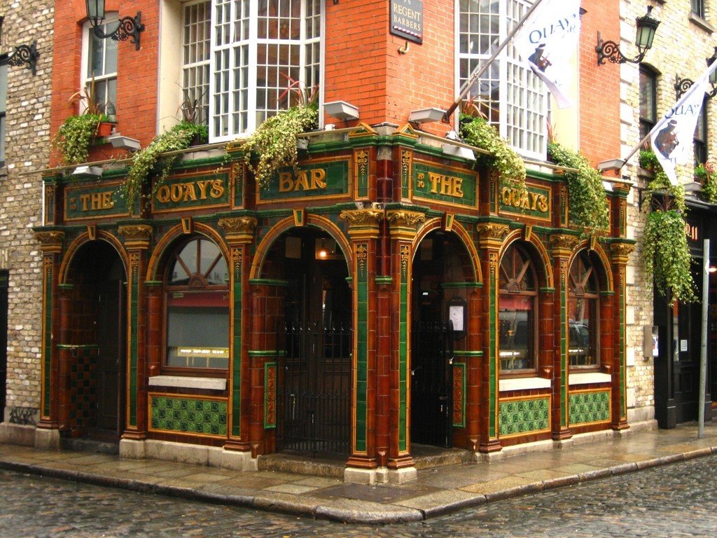 The Quays Bar, Дан-Логер