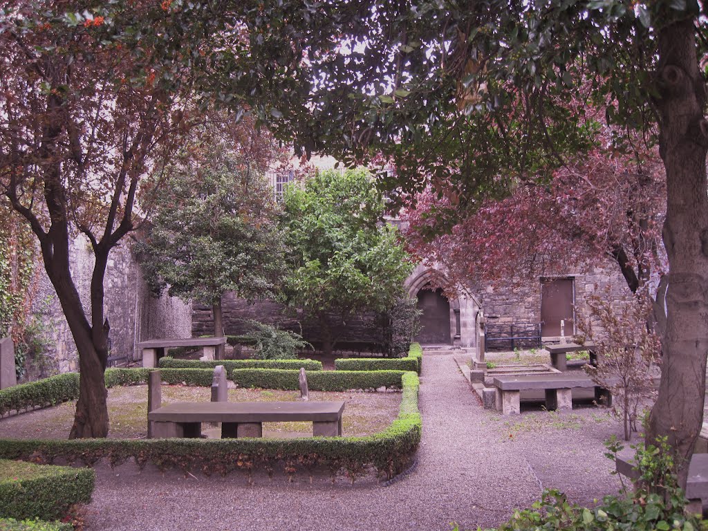 The French Huguenot Graveyard,Merrion Row,Dublin Ireland, Дан-Логер