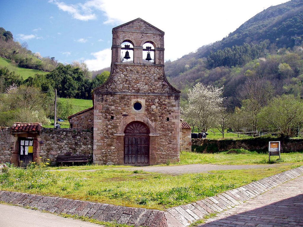 Iglesia Preromanica Santo Adriano, Santo Adriano, Asturias., Гийон