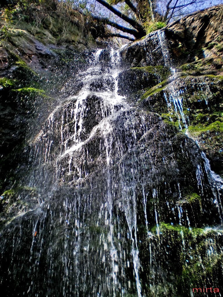 una de las cascadas del río Buanga, Гийон