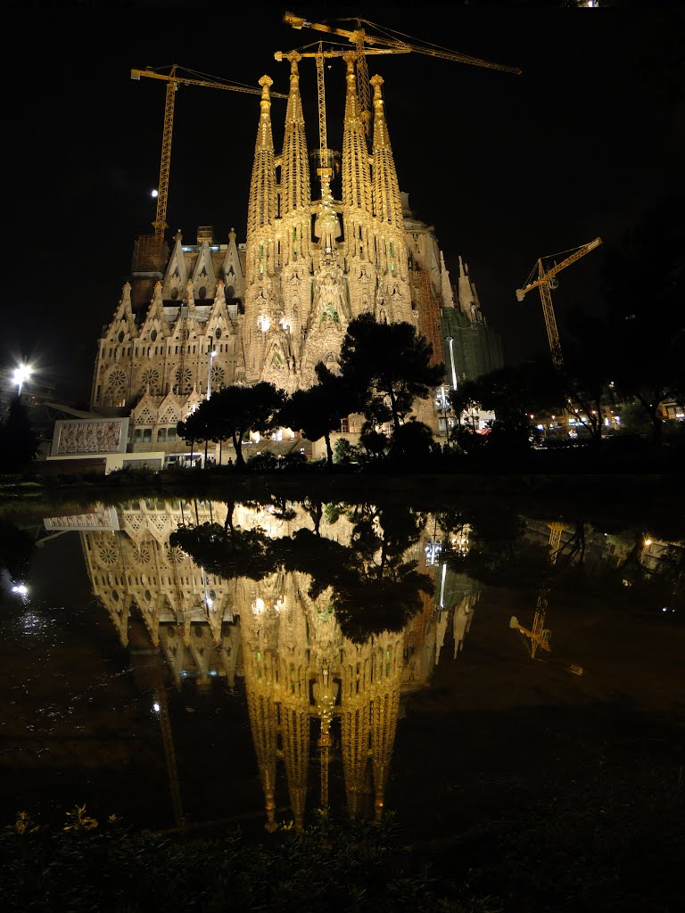 Sagrada Família, Plaça de Gaudí, Barcelona, Барселона