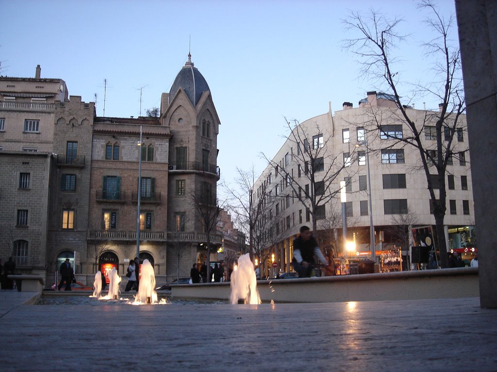 Plaça Sant Domenèc al capvespre - (www.guiamanresa.com), Манреса