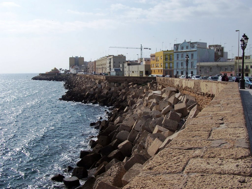 Cádiz - Rompeolas del Malecón, Алжекирас